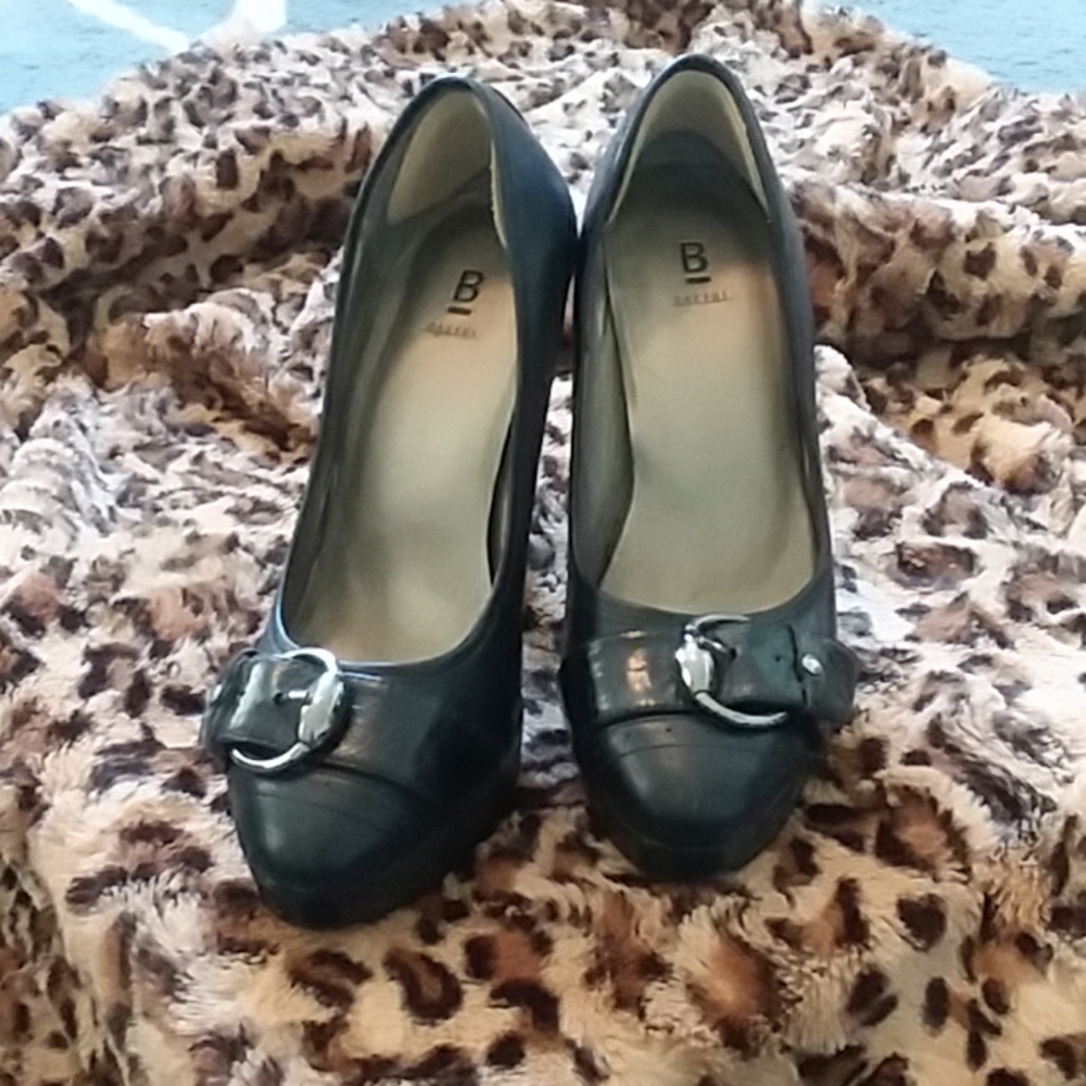 Black heels with buckle